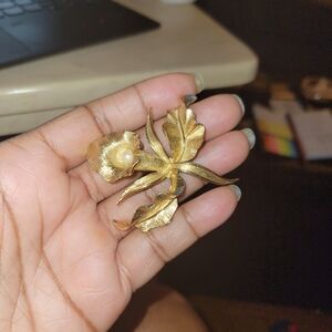 Vintage Signed BOUCHER "Orchid" Gold Plated Brooch 8377P